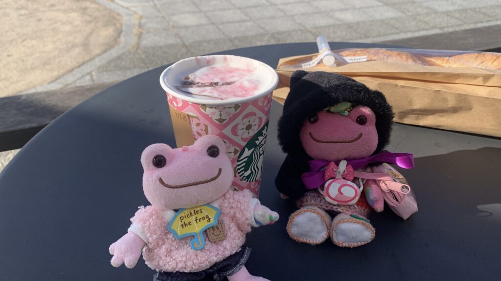 桜咲くよラテ スタバ 2026年春限定 かえるのピクルス 広島フードライター実食レビュー