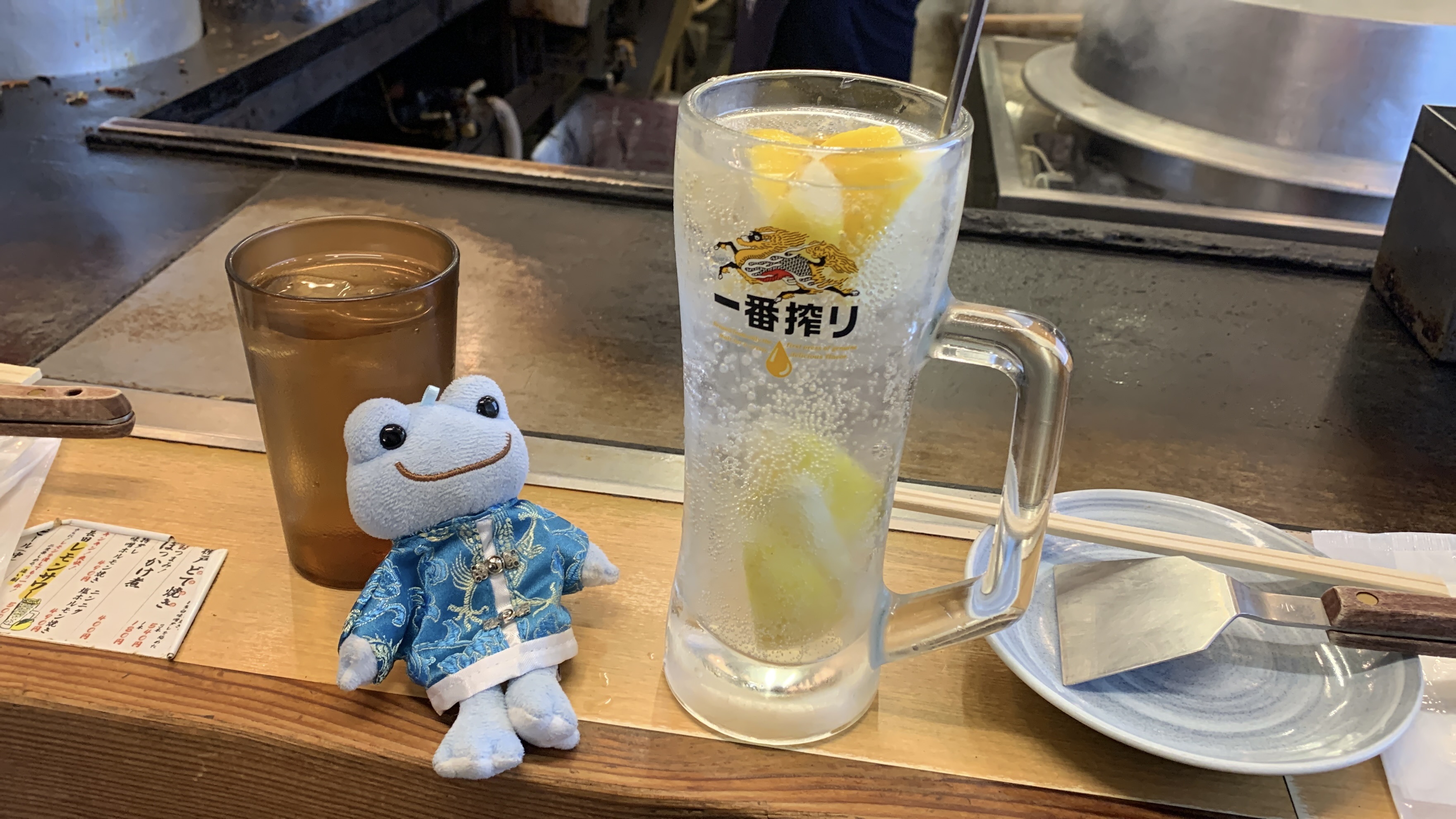 長田本庄軒 かえるのピクルス 長田レモンサワー 三宮
