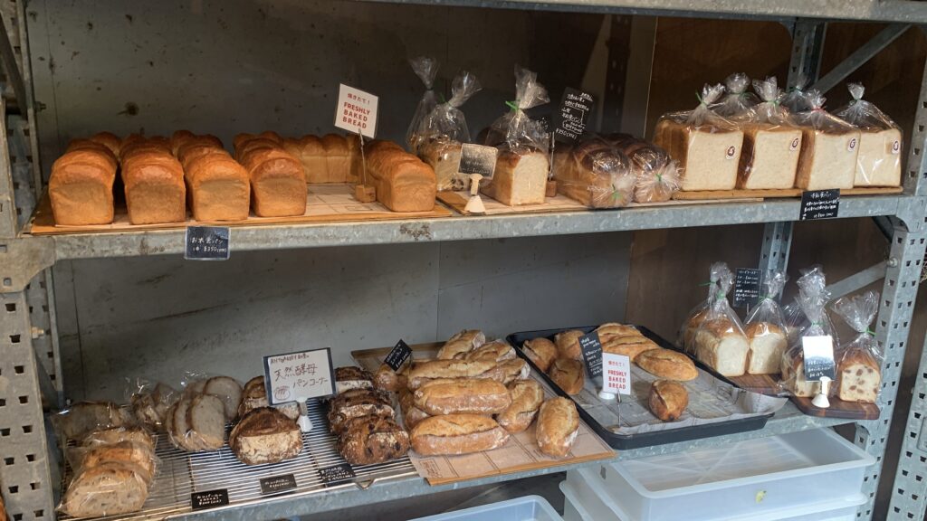 ANT BAKERY お米食パンと天然酵母パン 石内