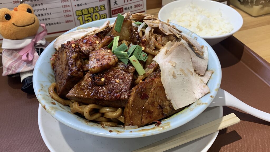 広島製麺 金二郎 チャーシュー麺 かえるのピクルス 可部