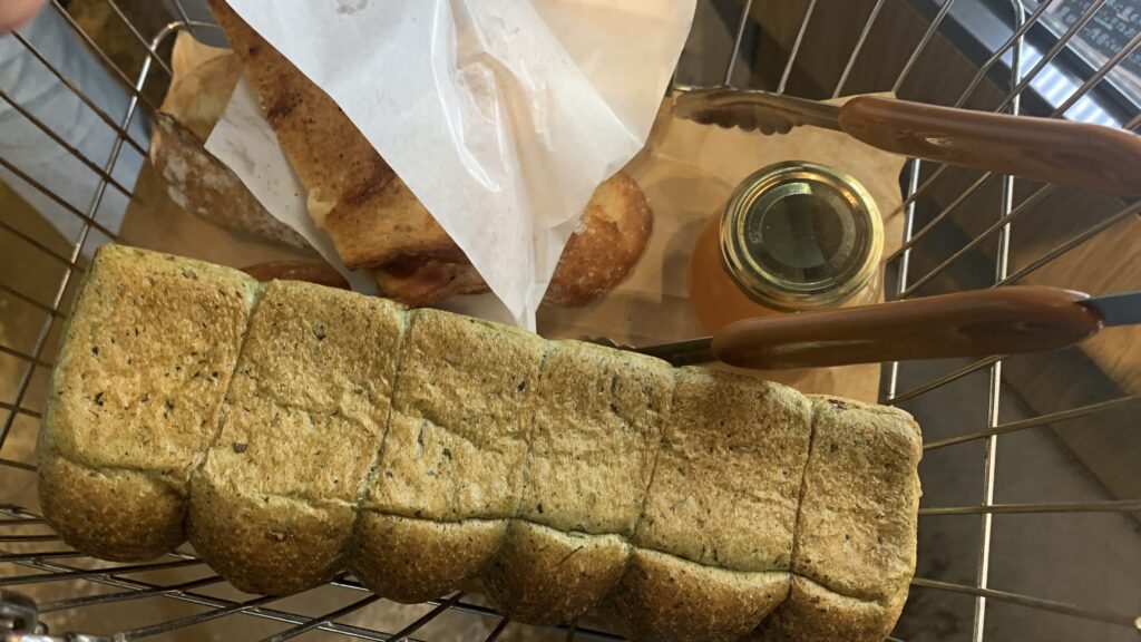 ANT BAKERY 購入パン断面 石内