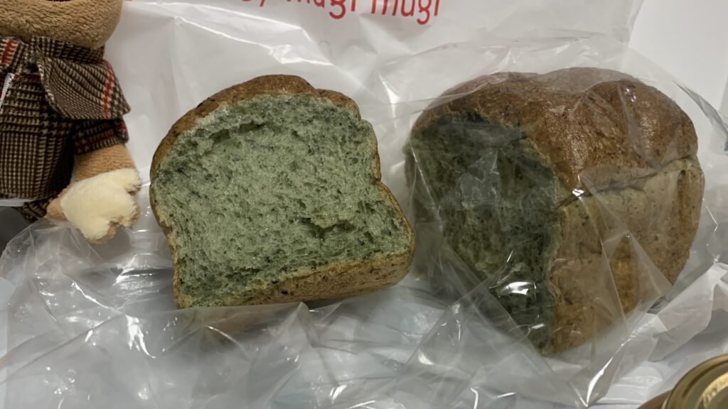 ANT BAKERY 抹茶食パンアップ 石内