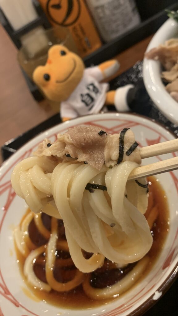丸亀製麺 旨幸豚つけ汁うどん かえるのピクルス