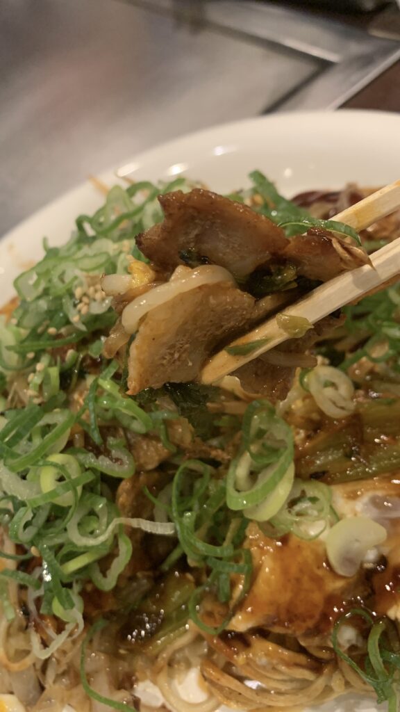 en あさみなみ焼き 豚キムおっこん 豚バラアップ 山本