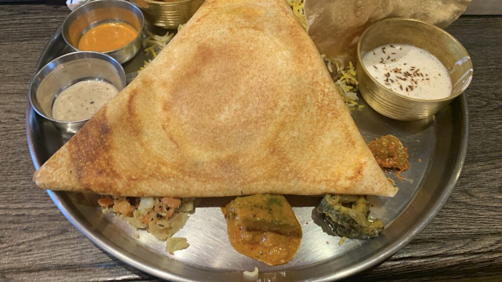 Spice magic 全部乗せのドーサとカレー かえるのピクルス 広島市安佐南区大町西