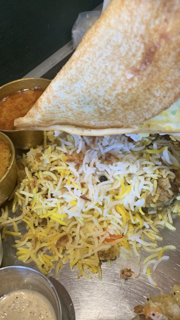 Spice magic カレーをスプーンですくったところ 広島市安佐南区大町西