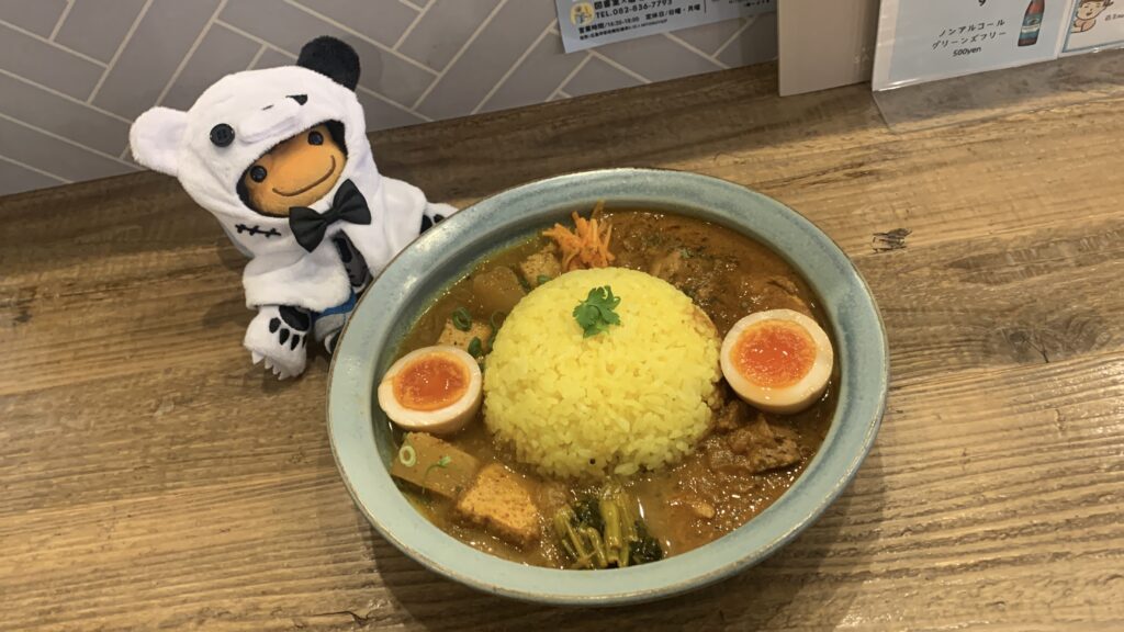 みとむや 5周年 週替わりカレー祭5週目 厚揚げと根菜の塩麹カレー チキンカレーとのあいがけ スパイスたまご ダイア かえるのピクルス