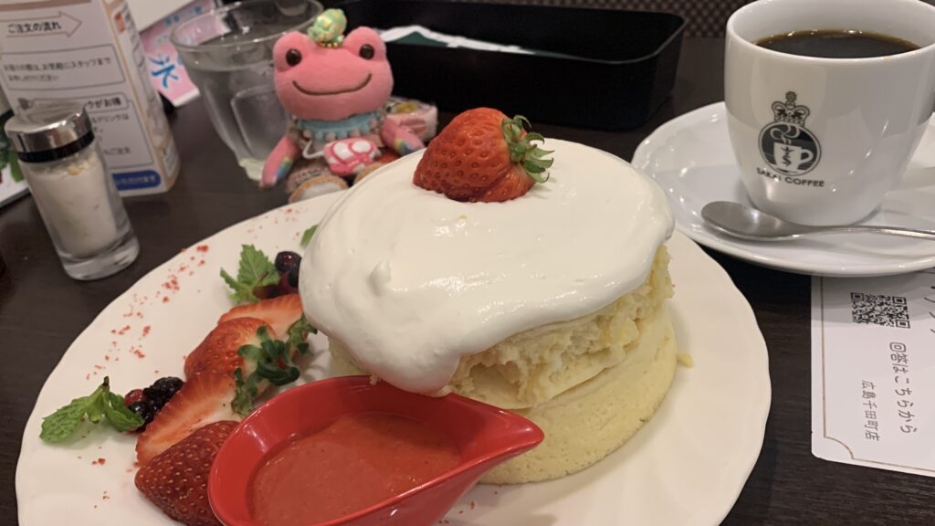 さかい珈琲 夏いちごのパンケーキ 夏いちごのパンケーキ いちごソースとホイップ