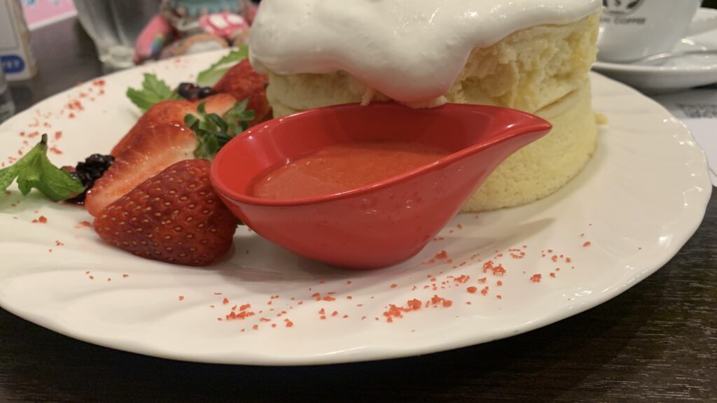 さかい珈琲 夏いちごのパンケーキ 夏いちごのパンケーキ いちごとベリーのフルーツ