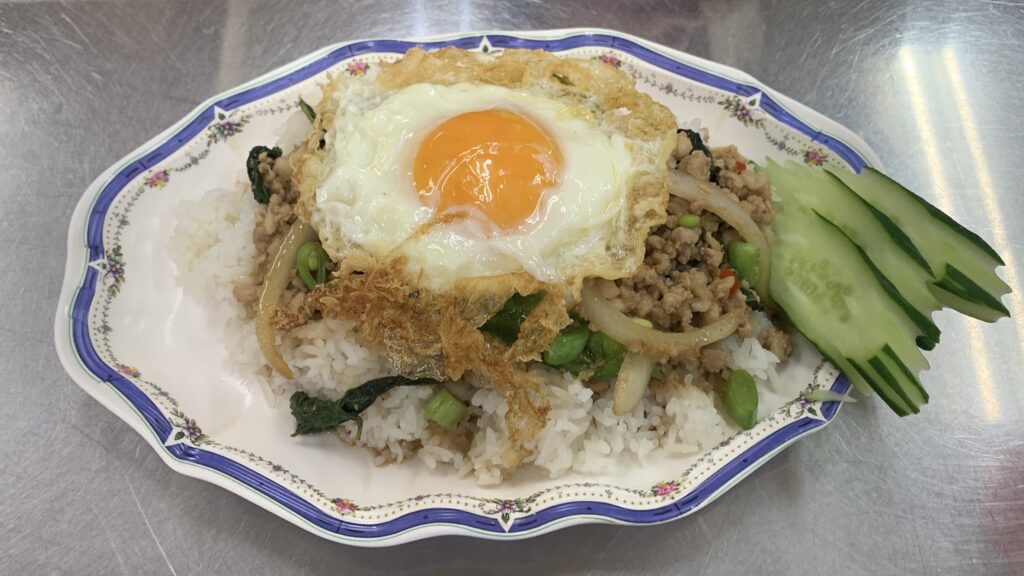 バンコク食堂バードマン 的場町 ガパオライス 目玉焼きのせ 広島市南区的場町