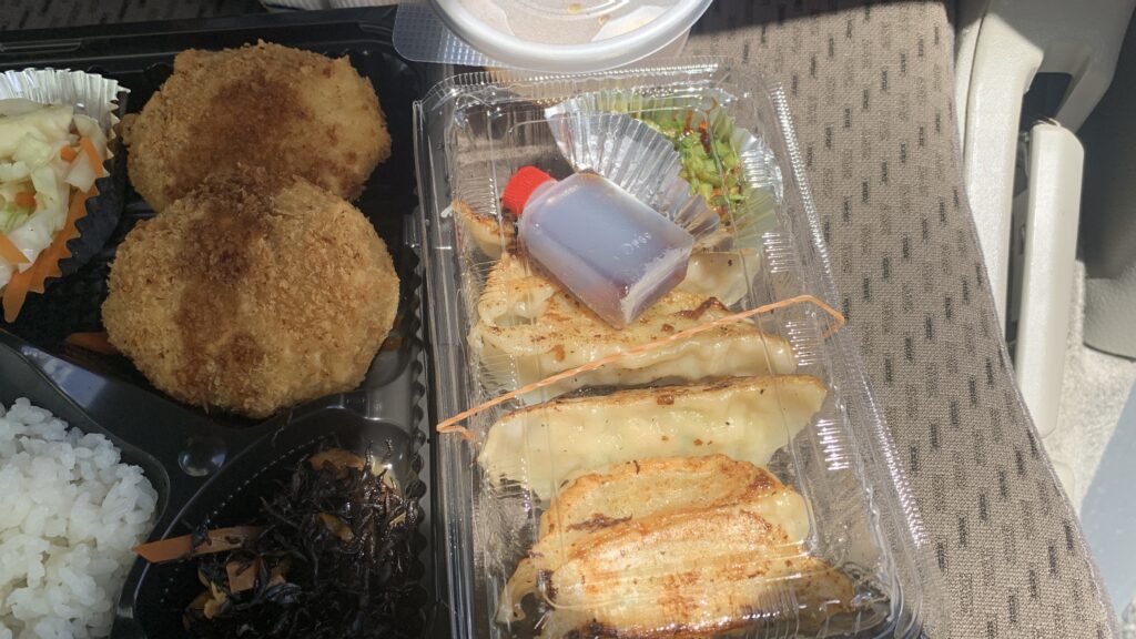かあちゃん餃子 焼き餃子とタレ 北広島町大朝